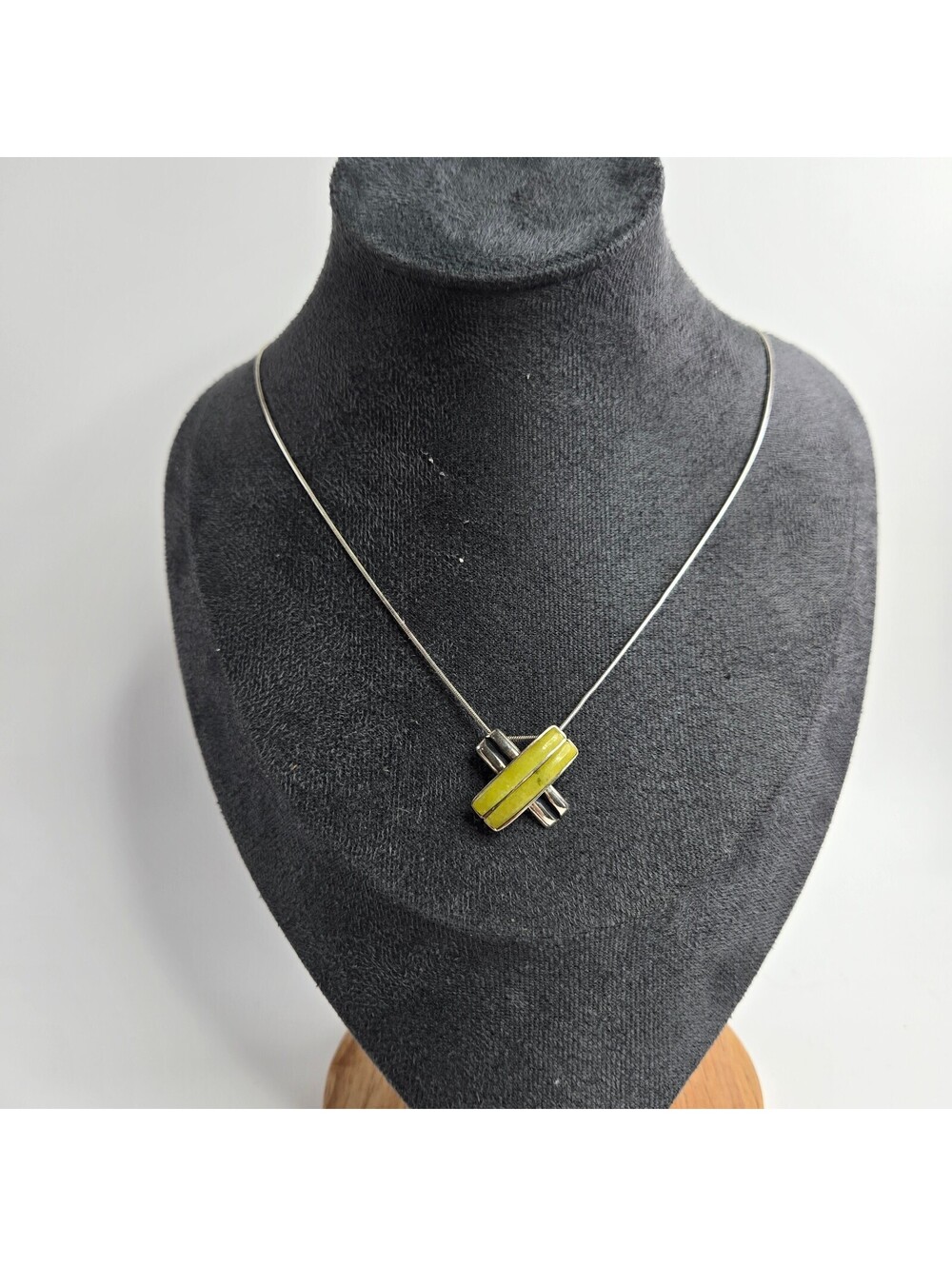 Vintage 925 Sterling Silver Green Stone Modernist Geometric Pendant Necklace